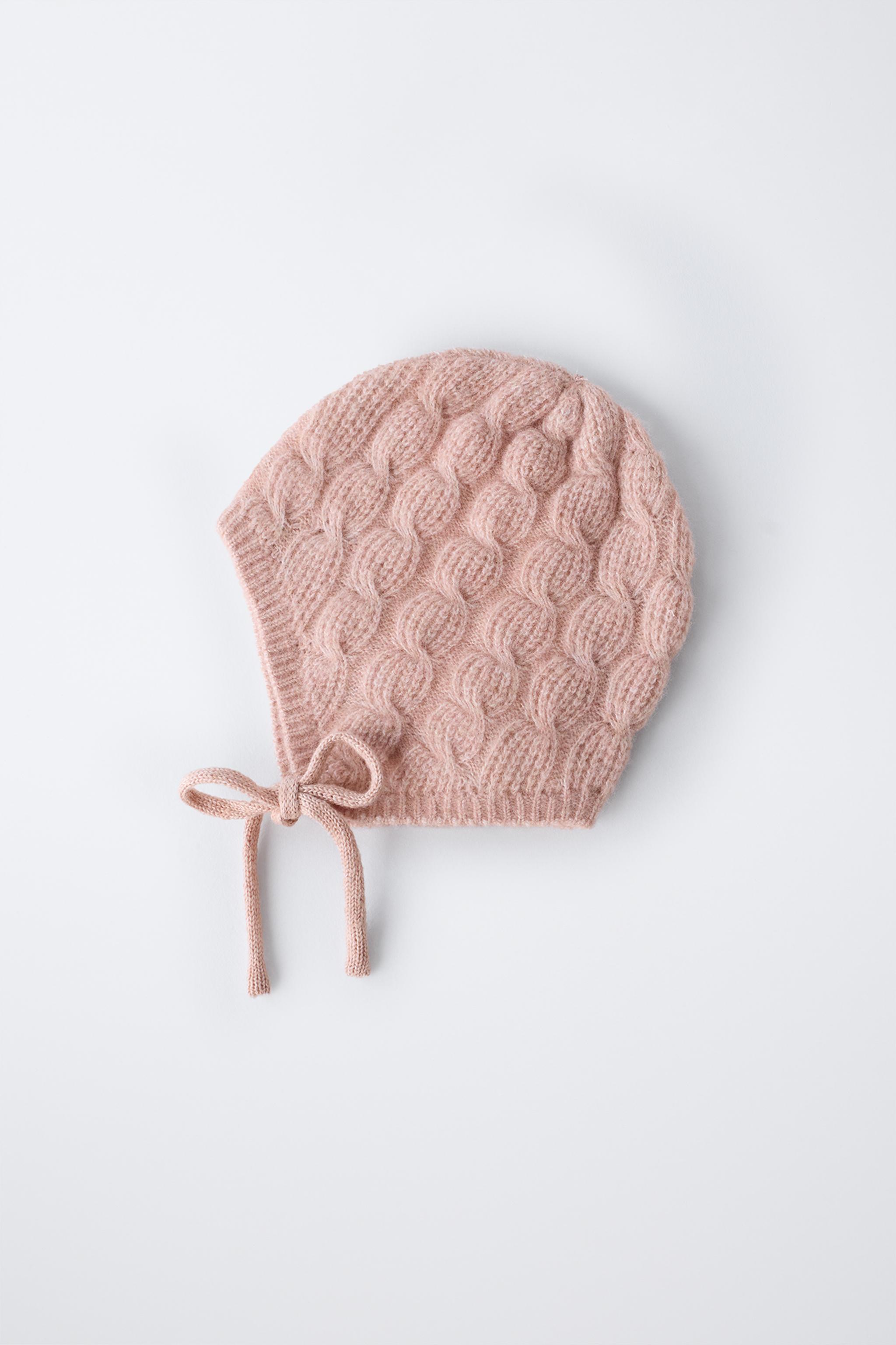 CABLE KNIT BONNET